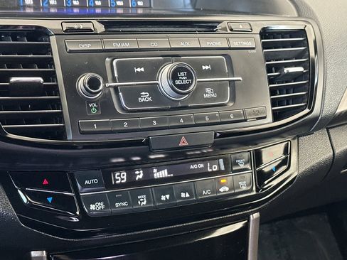 Used 2017 Honda Accord Sport image 19