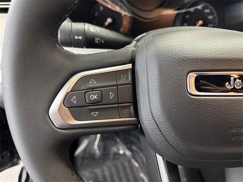 New 2026 Jeep Compass Limited image 18