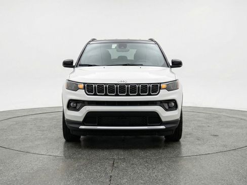 Used 2025 Jeep Compass Limited image 2