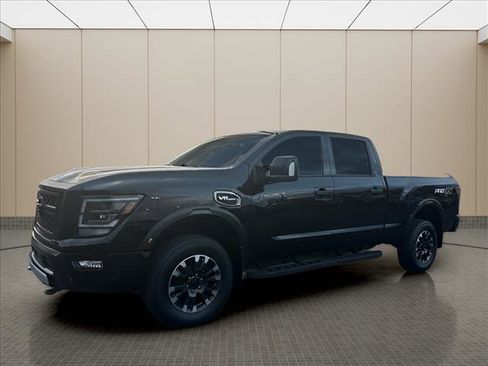 Used 2024 Nissan Titan PRO-4X w/ Pro-4x Convenience Package image 8