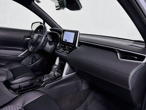 Used 2025 Toyota Corolla Cross AWD Hybrid image 32