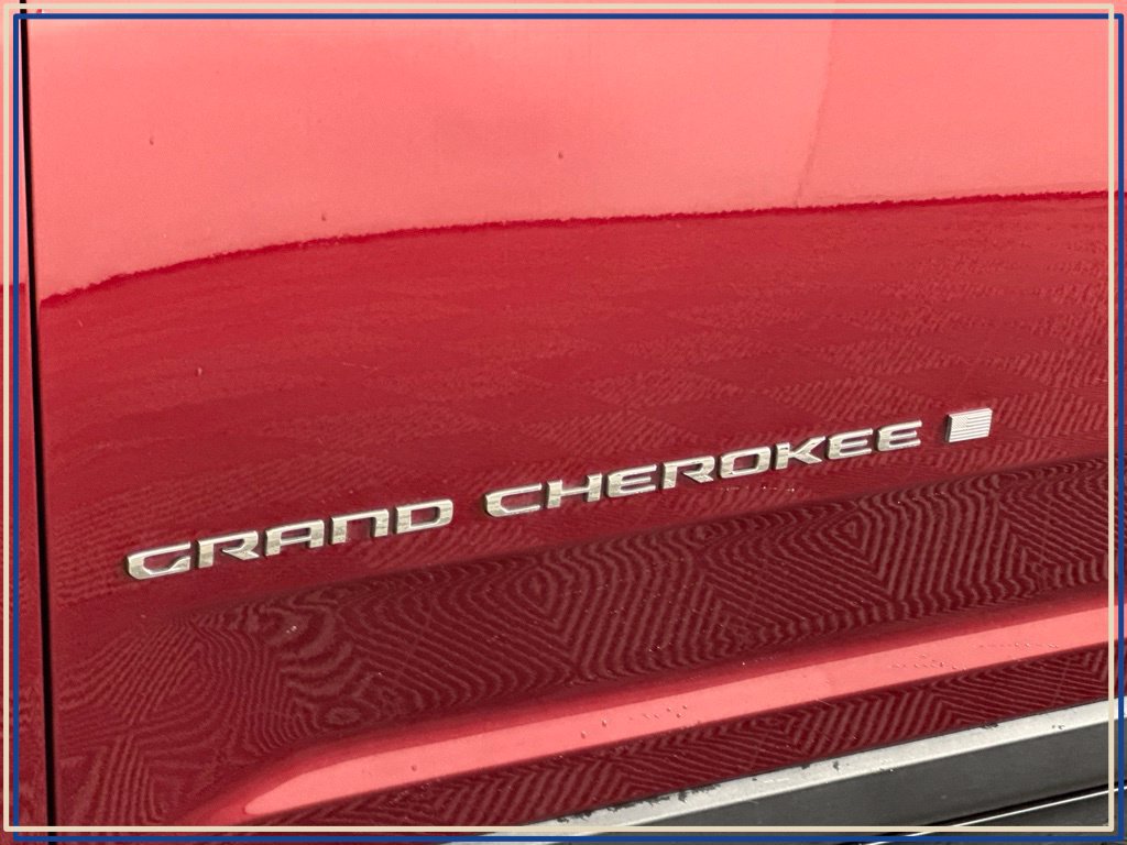 Used 2023 Jeep Grand Cherokee Laredo AWD/4WD image 16
