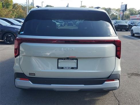 New 2026 Kia Carnival EX image 5