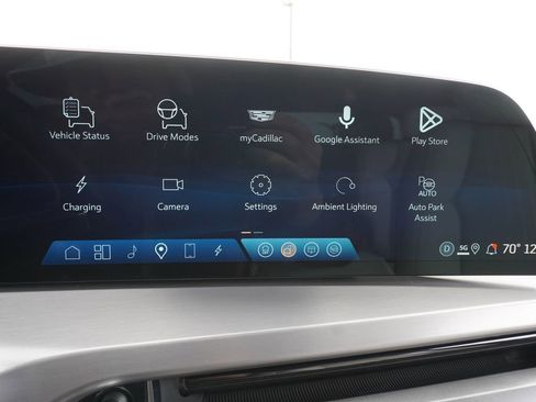 Certified 2026 Cadillac Vistiq Luxury image 21