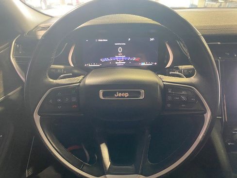 Used 2022 Jeep Grand Cherokee Limited image 18