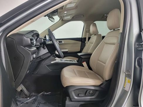 Certified 2023 Ford Explorer XLT w/ Equipment Group 202A AWD/4WD image 13