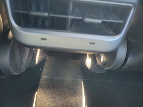 Used 2020 Tesla Model Y Long Range image 28