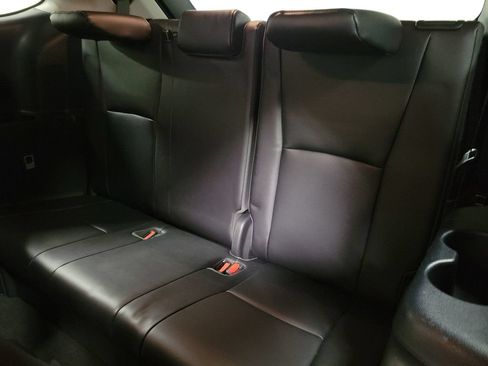 Used 2023 Toyota Highlander XLE AWD/4WD image 32
