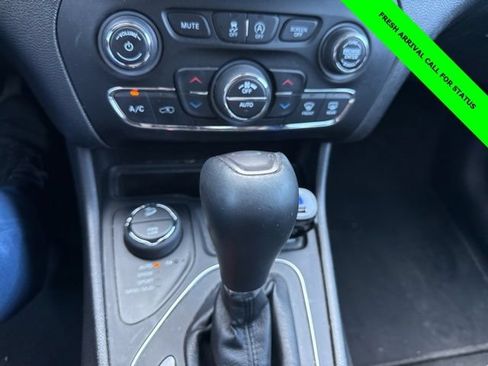 Used 2021 Jeep Cherokee Latitude Lux w/ Comfort/Convenience Group AWD/4WD image 20