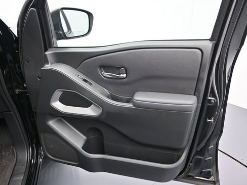 Used 2022 Nissan Frontier SV w/ Technology Package image 25