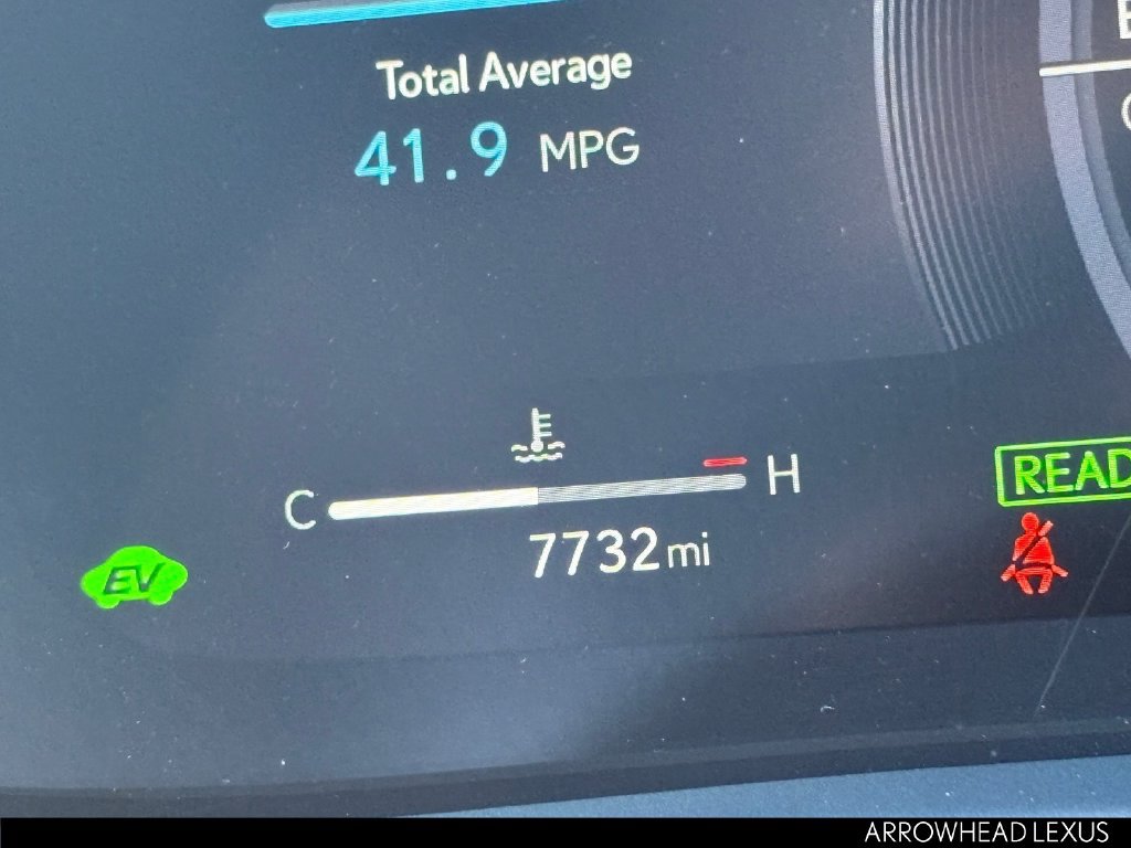 Used 2025 Lexus UX 300h FWD w/ Accessory Package (Z2) image 27