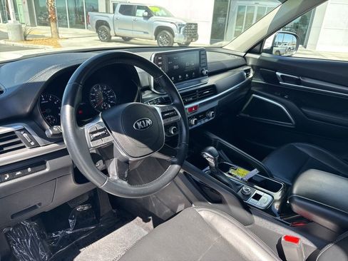 Used 2020 Kia Telluride LX FWD image 13