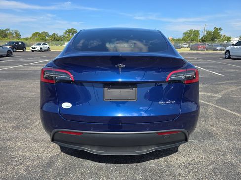 Used 2021 Tesla Model Y Long Range AWD/4WD image 5