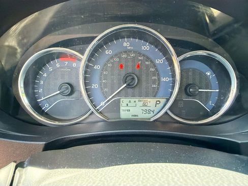 Used 2015 Toyota Corolla LE FWD image 34