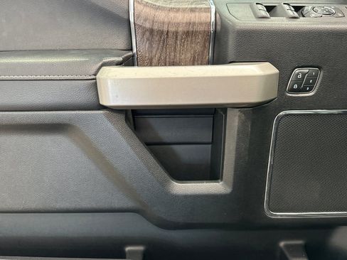 Used 2019 Ford F350 Lariat AWD/4WD image 11