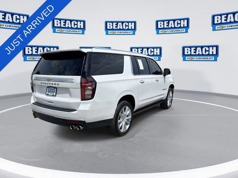 Used 2024 Chevrolet Suburban High Country AWD/4WD image 8