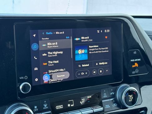 Used 2023 Toyota Highlander LE image 21