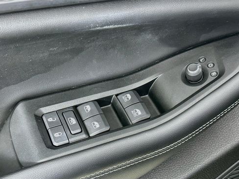 Used 2023 Jeep Grand Cherokee L Laredo RWD image 17