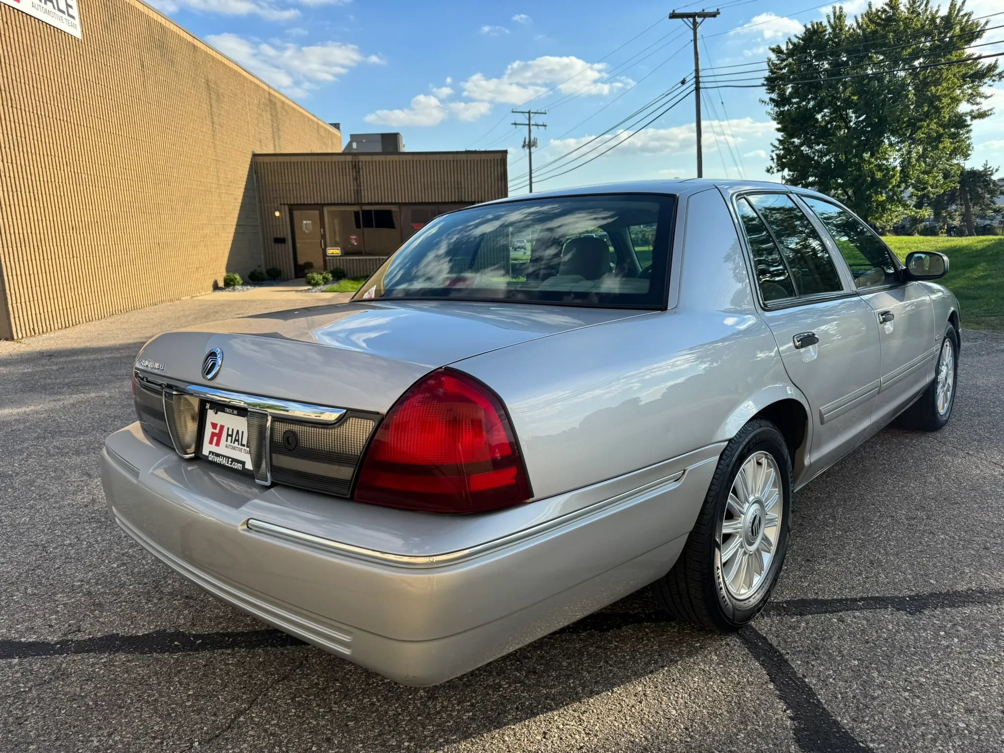 Used 2010 Mercury Grand Marquis LS RWD image 9
