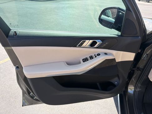 Used 2022 BMW X5 xDrive45e w/ Premium Package image 22