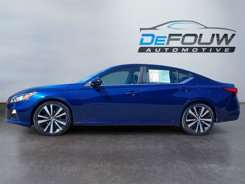 Used 2020 Nissan Altima 2.5 SR FWD image 6