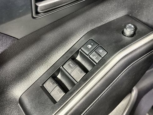 Used 2020 Toyota Highlander LE image 16