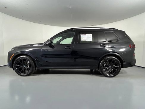 Used 2023 BMW X7 xDrive40i w/ M Sport Package AWD/4WD image 4