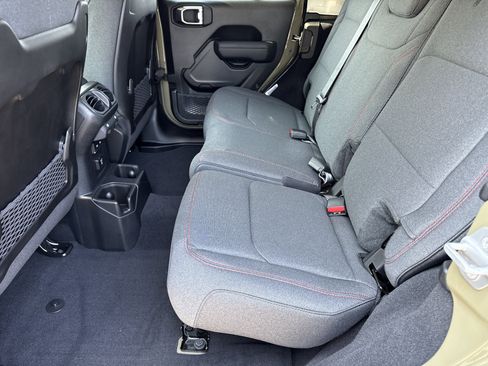 New 2025 Jeep Wrangler Rubicon w/ XTREMEE 35" Tire Package image 21