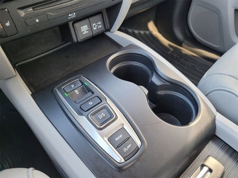 Used 2020 Honda Pilot Touring image 32