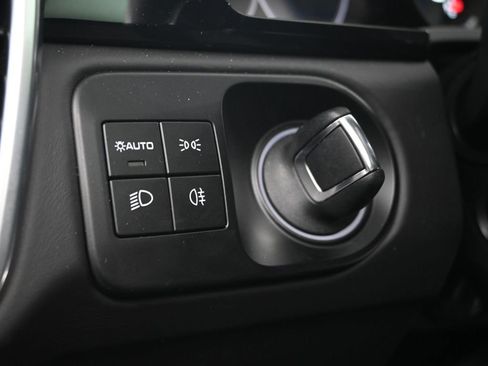 Certified 2022 Porsche Cayenne Turbo S AWD/4WD image 22