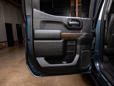 Used 2019 Chevrolet Silverado 1500 LT Trail Boss image 38