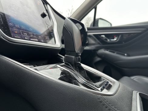 Used 2020 Subaru Outback Limited image 19