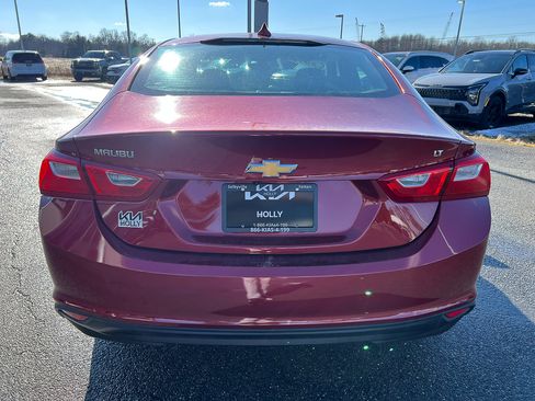 Used 2018 Chevrolet Malibu LT image 4