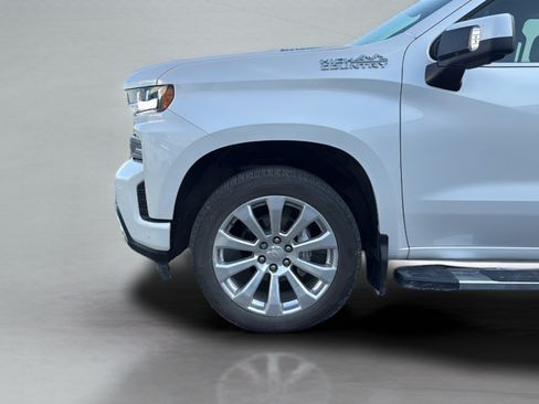 Used 2022 Chevrolet Silverado 1500 High Country w/ Technology Package AWD/4WD image 11