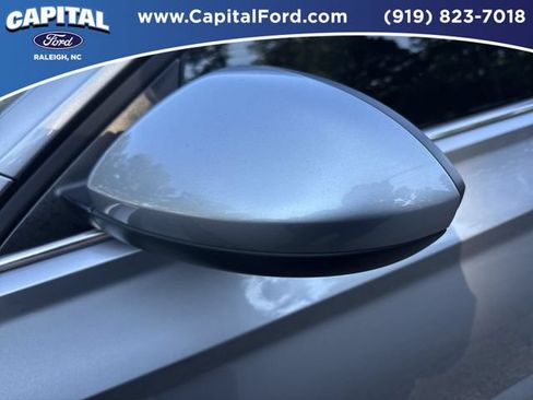 Used 2025 Volkswagen Jetta SE FWD image 12