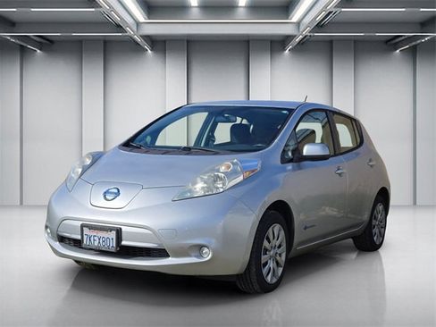 Used 2015 Nissan Leaf S w/ Charge Package image 3