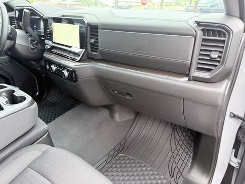 Used 2024 GMC Sierra 1500 Elevation image 25