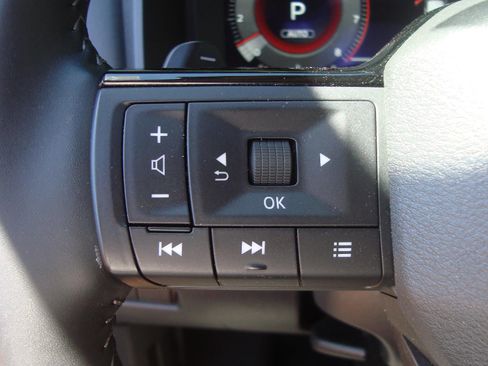 Used 2026 Nissan Rogue SL AWD/4WD image 11
