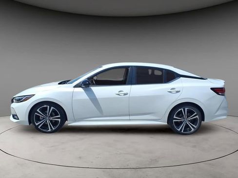 Used 2023 Nissan Sentra SR w/ SR Premium Package FWD image 2