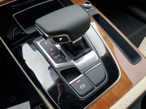 Used 2024 Audi Q5 2.0T Premium image 8