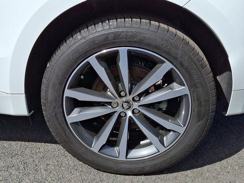 Certified 2025 Jaguar F-PACE R-Dynamic S image 10