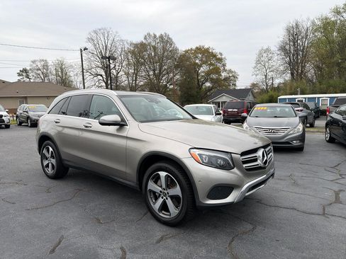 Used 2019 Mercedes-Benz GLC 300 4MATIC image 8