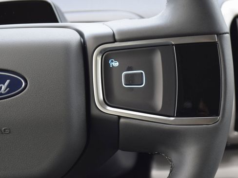 New 2025 Ford Expedition Max Active image 10