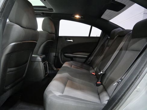 Used 2019 Dodge Charger SXT image 24