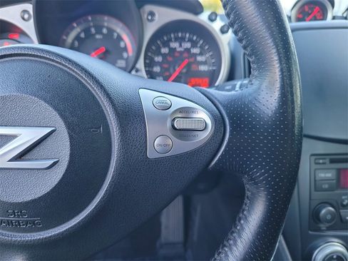 Used 2016 Nissan 370Z w/ Sport Package image 17