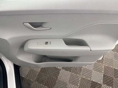 Used 2025 Hyundai Kona SEL FWD image 22
