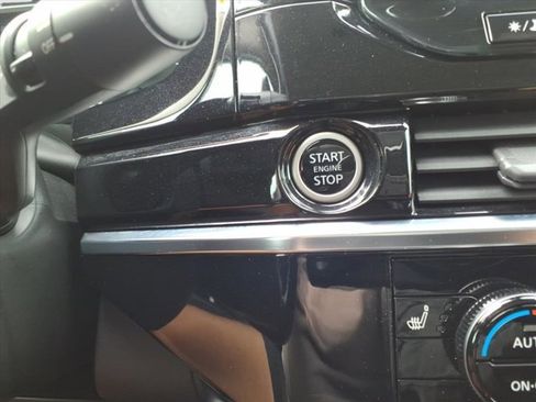 Used 2023 Nissan Pathfinder SL image 26