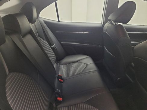 Used 2020 Toyota Camry SE image 19