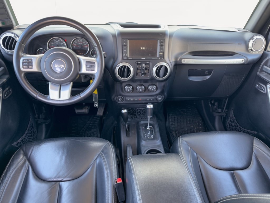 Used 2015 Jeep Wrangler Unlimited Rubicon AWD/4WD image 17