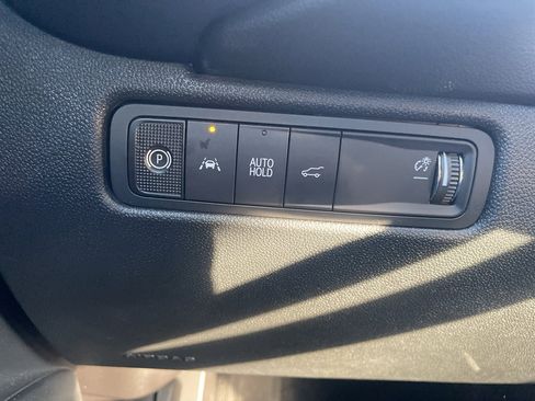 Used 2025 Chevrolet Equinox EV LT w/ Convenience Package image 21